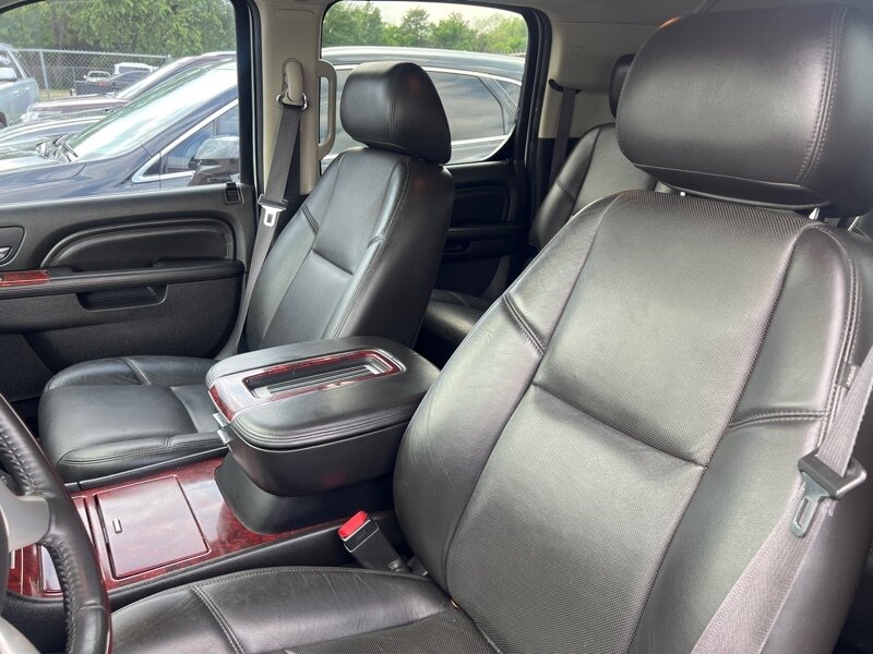 2014 Cadillac Escalade ESV Premium   - Photo 10 - Lewisville, TX 75057