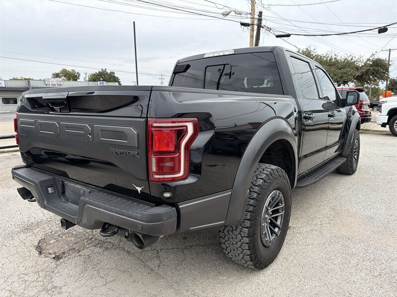 2019 Ford F-150 Raptor   - Photo 4 - Lewisville, TX 75057