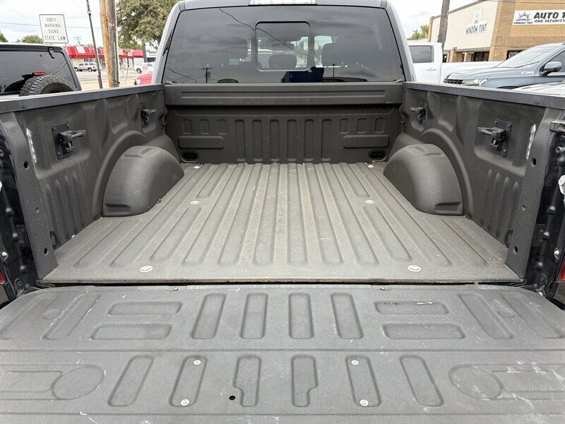 2019 Ford F-150 Raptor   - Photo 8 - Lewisville, TX 75057