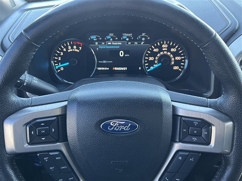 2015 Ford F-150 Platinum   - Photo 9 - Lewisville, TX 75057