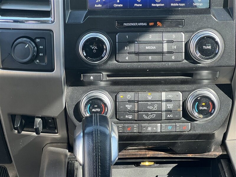 2015 Ford F-150 Platinum   - Photo 21 - Lewisville, TX 75057