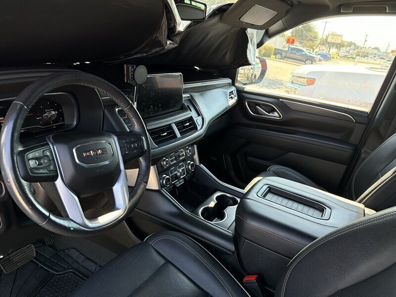 2022 GMC Yukon SLT   - Photo 17 - Lewisville, TX 75057