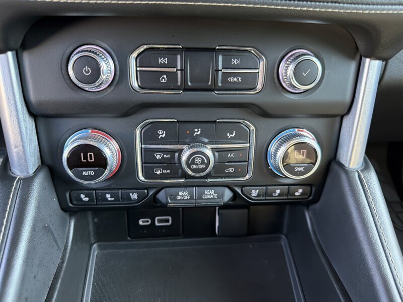 2022 GMC Yukon SLT   - Photo 21 - Lewisville, TX 75057