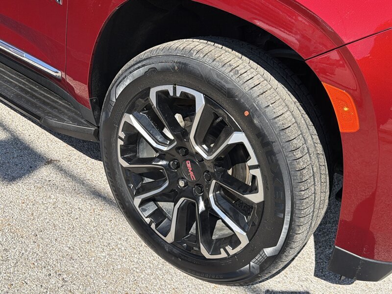 2022 GMC Yukon SLT   - Photo 29 - Lewisville, TX 75057
