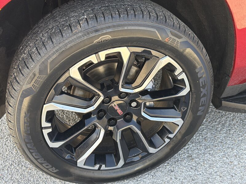 2022 GMC Yukon SLT   - Photo 30 - Lewisville, TX 75057