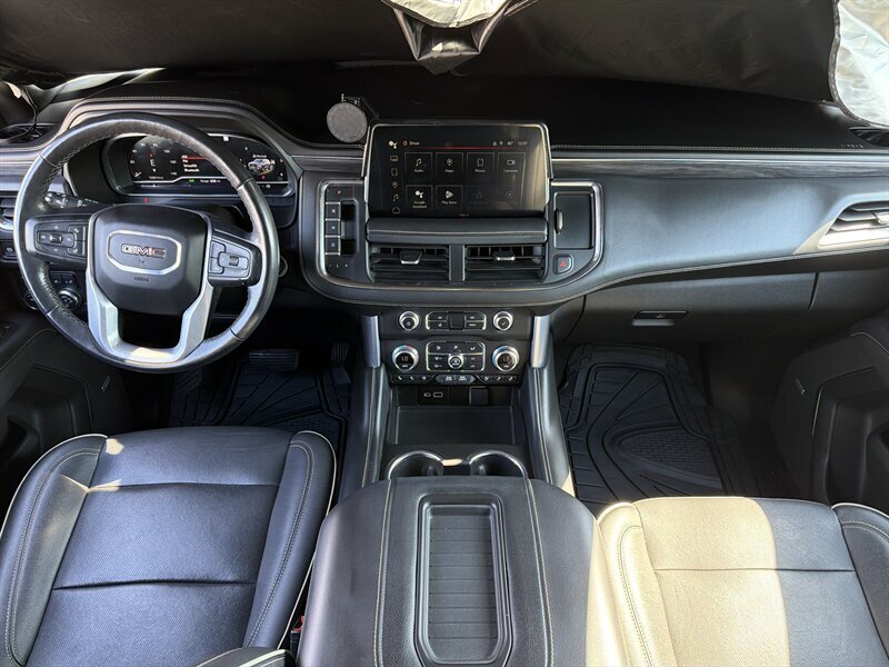 2022 GMC Yukon SLT   - Photo 12 - Lewisville, TX 75057