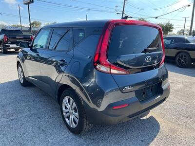 2020 Kia Soul LX   - Photo 3 - Lewisville, TX 75057