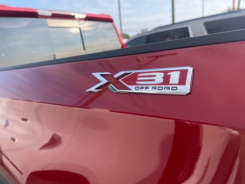 2019 GMC Sierra 1500 SLT   - Photo 6 - Lewisville, TX 75057