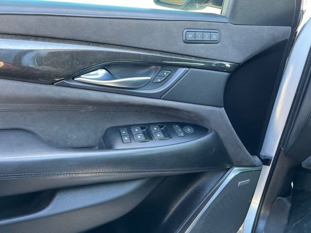 2018 Cadillac Escalade Platinum   - Photo 27 - Lewisville, TX 75057