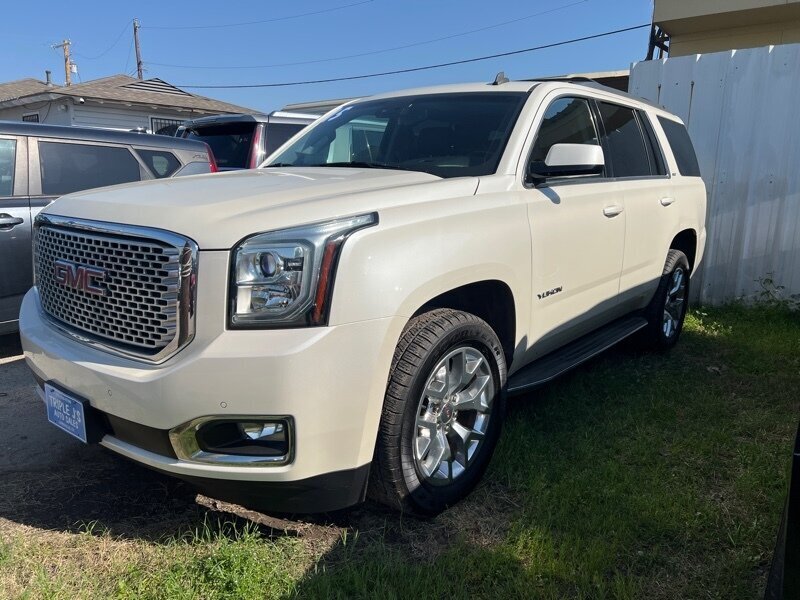 2015 GMC Yukon SLT   - Photo 2 - Lewisville, TX 75057