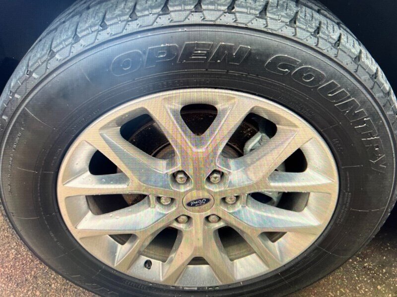 2020 Ford Expedition MAX XLT   - Photo 12 - Lewisville, TX 75057