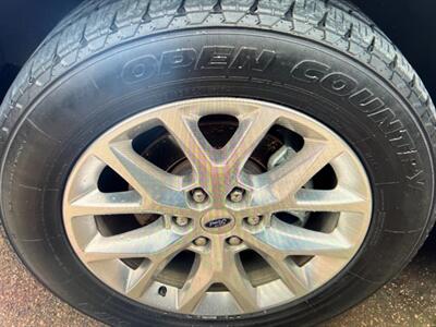 2020 Ford Expedition MAX XLT   - Photo 10 - Lewisville, TX 75057