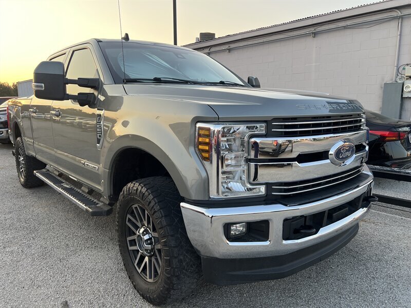 2019 Ford F-250 Super Duty Lariat - Photo 1 - Lewisville, TX 75057