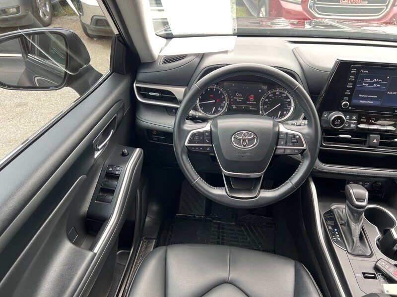 2022 Toyota Highlander XLE   - Photo 17 - Lewisville, TX 75057