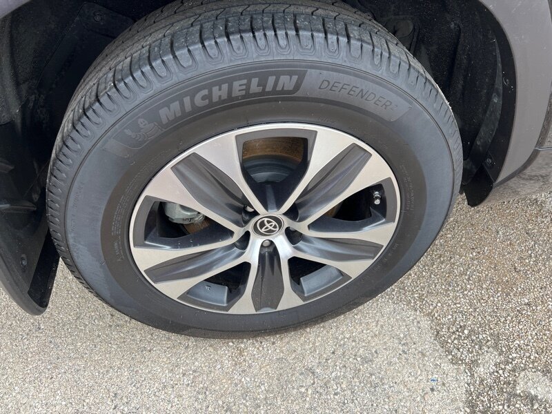 2022 Toyota Highlander XLE   - Photo 34 - Lewisville, TX 75057