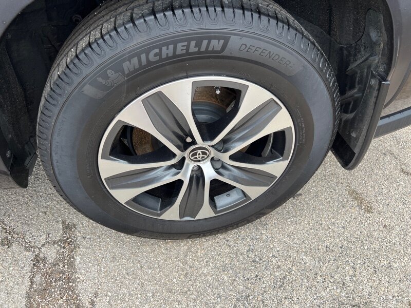 2022 Toyota Highlander XLE   - Photo 33 - Lewisville, TX 75057