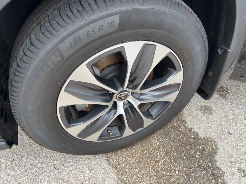 2022 Toyota Highlander XLE   - Photo 36 - Lewisville, TX 75057