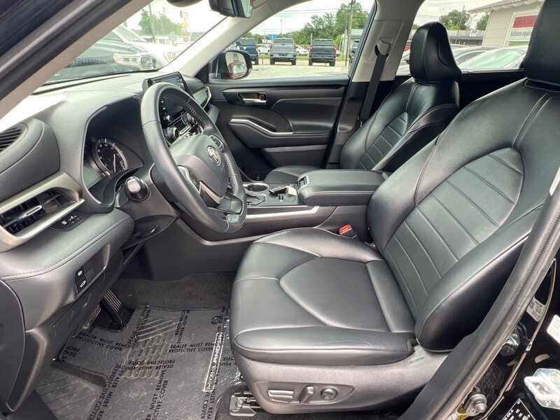 2022 Toyota Highlander XLE   - Photo 23 - Lewisville, TX 75057