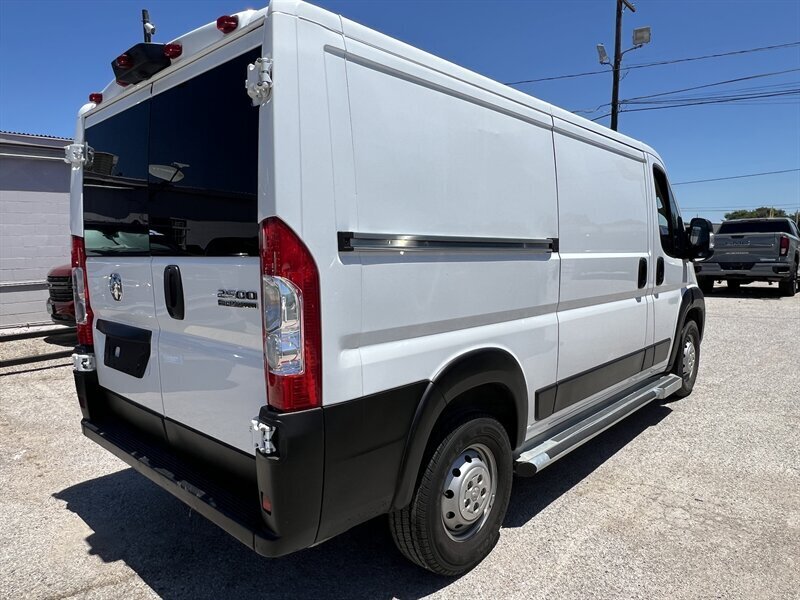 2023 Dodge Commercia ProMaster 2500 136 WB   - Photo 4 - Lewisville, TX 75057