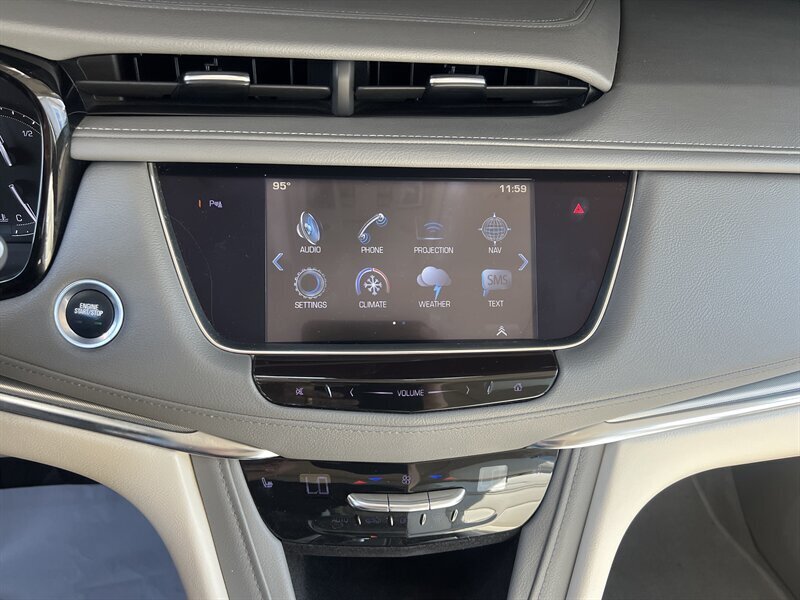 2018 Cadillac XT5 Luxury   - Photo 17 - Lewisville, TX 75057