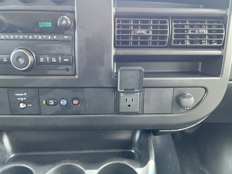 2021 Chevrolet Express 2500   - Photo 18 - Lewisville, TX 75057