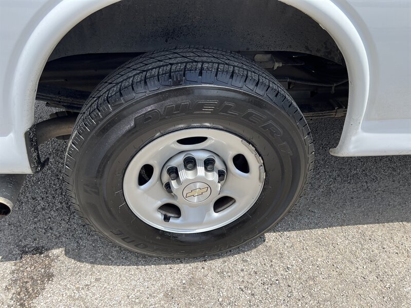 2021 Chevrolet Express 2500   - Photo 28 - Lewisville, TX 75057