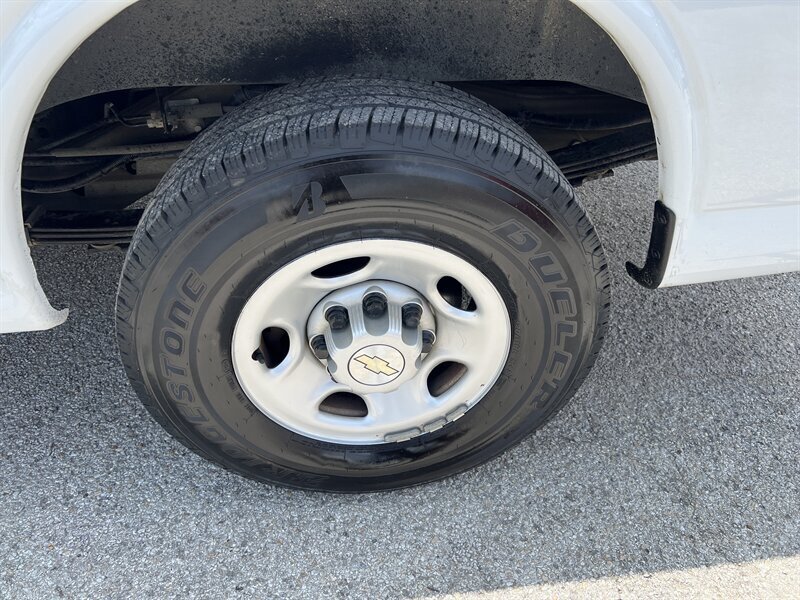 2021 Chevrolet Express 2500   - Photo 27 - Lewisville, TX 75057