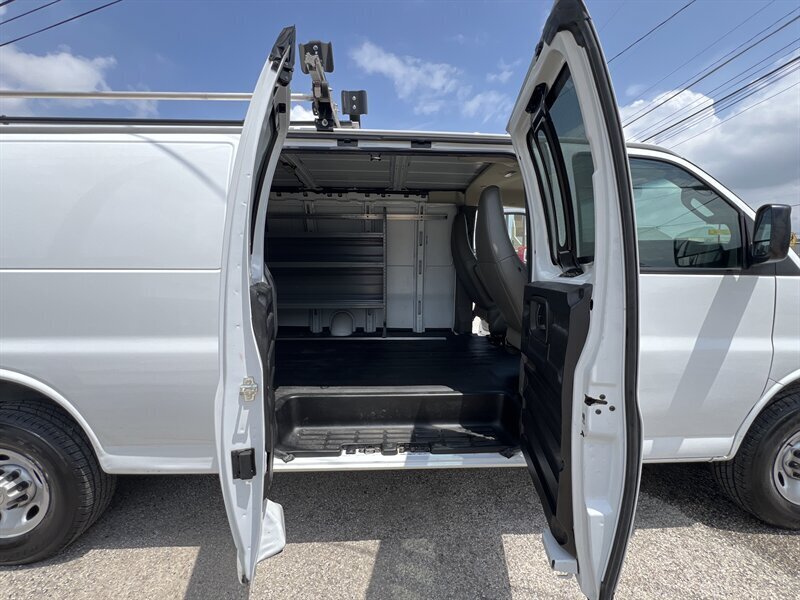 2021 Chevrolet Express 2500   - Photo 29 - Lewisville, TX 75057