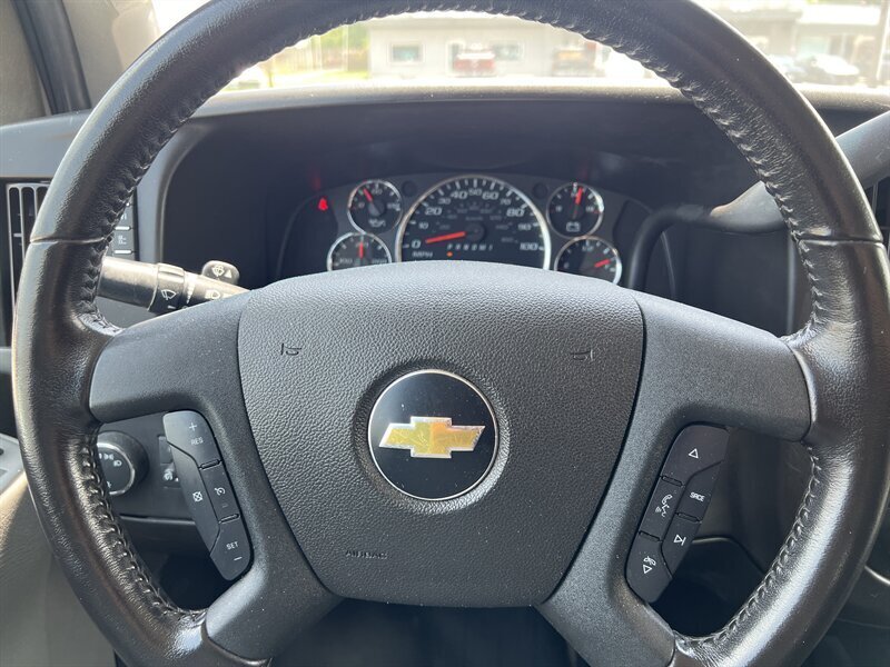 2021 Chevrolet Express 2500   - Photo 19 - Lewisville, TX 75057