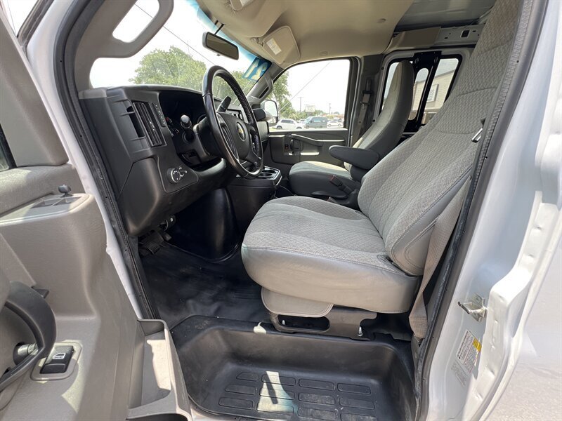 2021 Chevrolet Express 2500   - Photo 25 - Lewisville, TX 75057