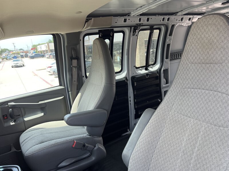 2021 Chevrolet Express 2500   - Photo 26 - Lewisville, TX 75057
