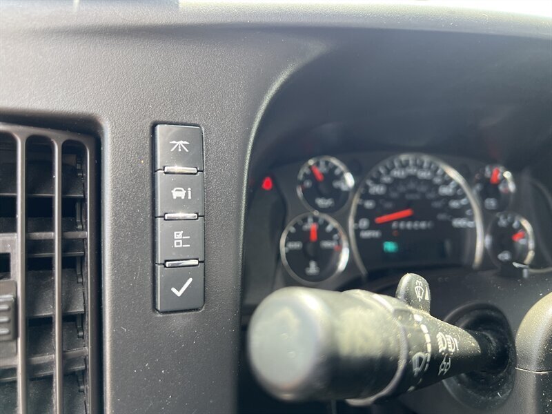2021 Chevrolet Express 2500   - Photo 24 - Lewisville, TX 75057