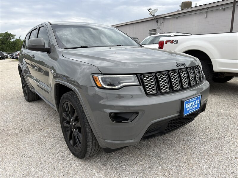 2020 Jeep Grand Cherokee Altitude   - Photo 1 - Lewisville, TX 75057