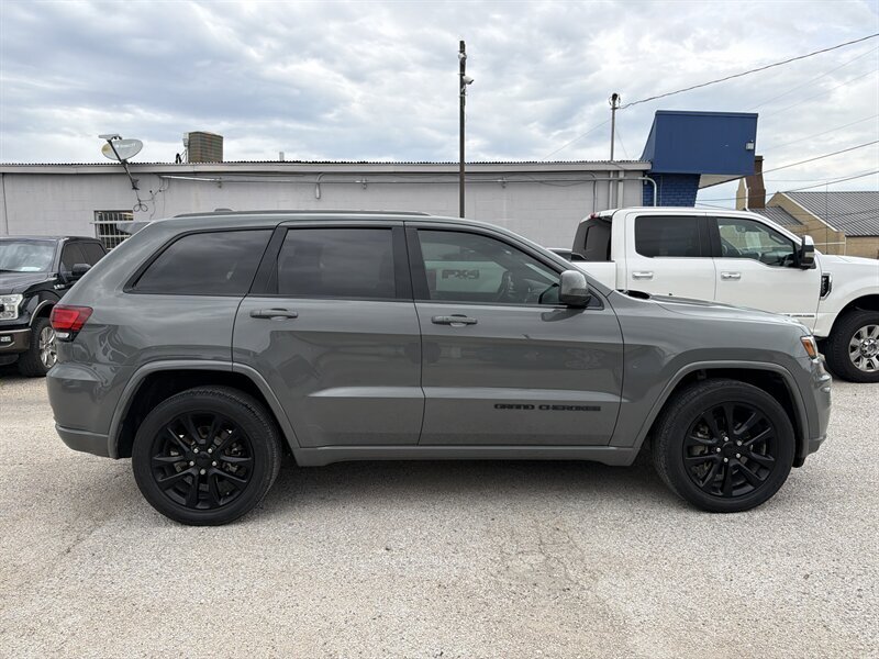 2020 Jeep Grand Cherokee Altitude   - Photo 5 - Lewisville, TX 75057