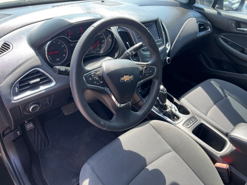 2019 Chevrolet Cruze LT   - Photo 21 - Lewisville, TX 75057