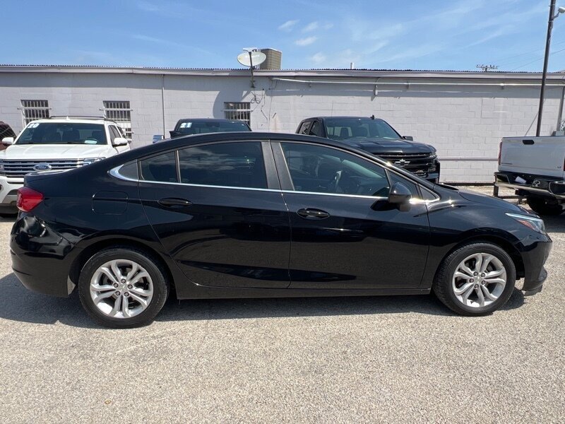 2019 Chevrolet Cruze LT   - Photo 5 - Lewisville, TX 75057