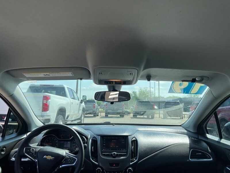 2019 Chevrolet Cruze LT   - Photo 12 - Lewisville, TX 75057