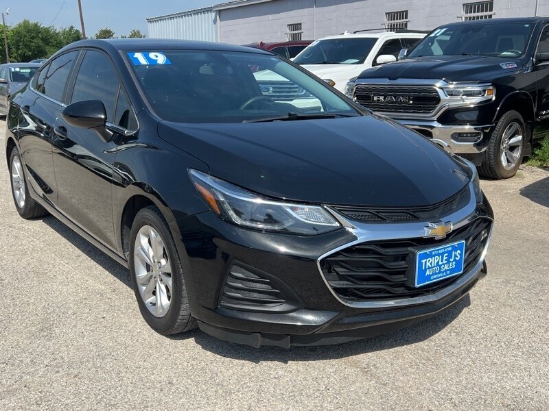 2019 Chevrolet Cruze LT   - Photo 1 - Lewisville, TX 75057