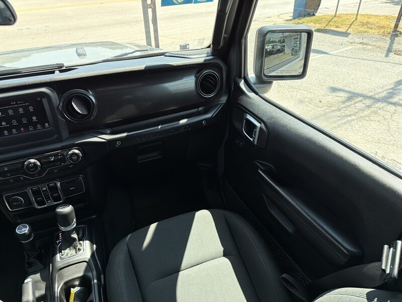 2019 Jeep Wrangler Unlimited Sport   - Photo 11 - Lewisville, TX 75057