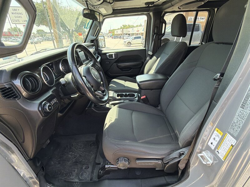 2019 Jeep Wrangler Unlimited Sport   - Photo 16 - Lewisville, TX 75057