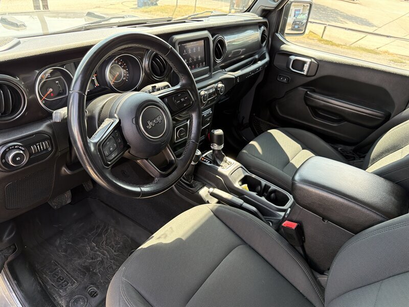 2019 Jeep Wrangler Unlimited Sport   - Photo 18 - Lewisville, TX 75057