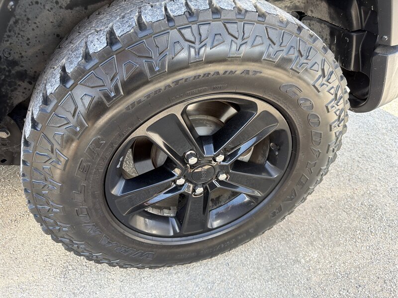 2019 Jeep Wrangler Unlimited Sport   - Photo 25 - Lewisville, TX 75057