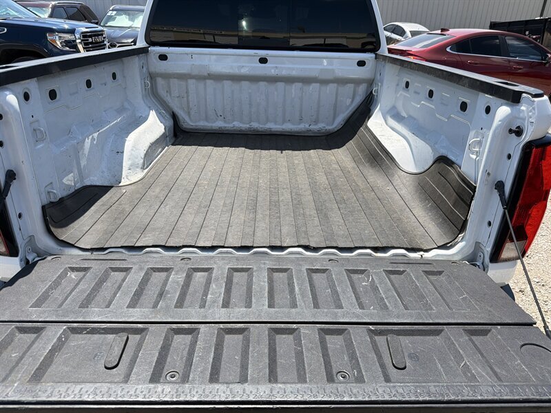 2024 Chevrolet Colorado LT   - Photo 9 - Lewisville, TX 75057
