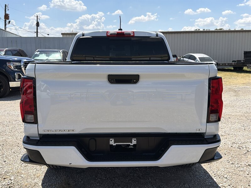 2024 Chevrolet Colorado LT   - Photo 7 - Lewisville, TX 75057