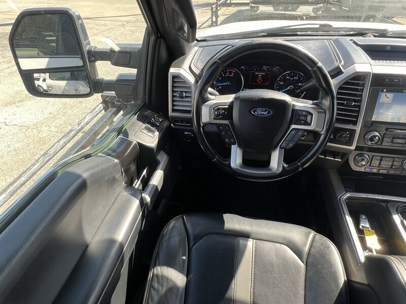 2019 Ford F-250 Platinum   - Photo 15 - Lewisville, TX 75057