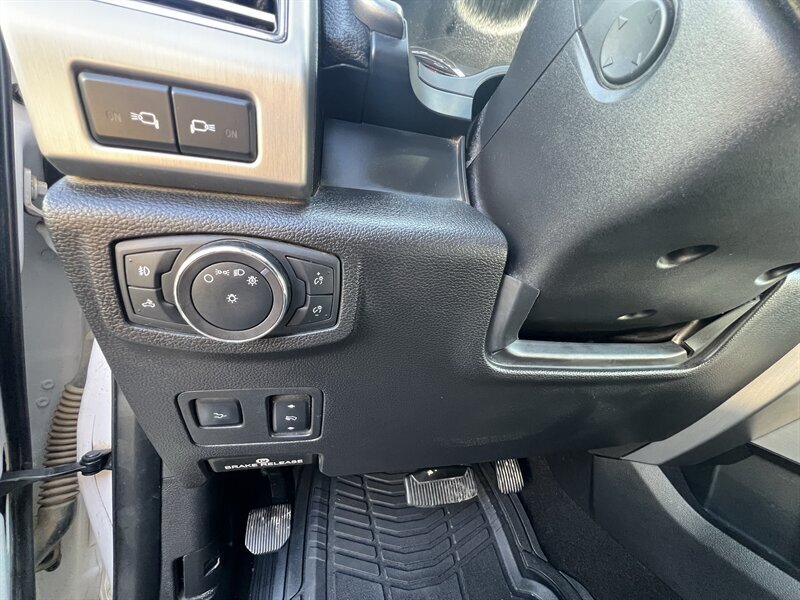 2019 Ford F-250 Platinum   - Photo 21 - Lewisville, TX 75057