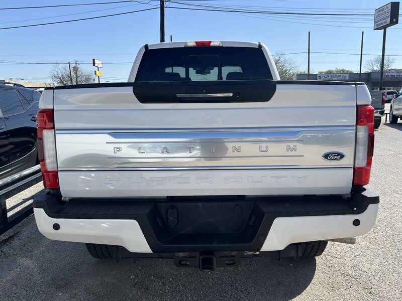 2019 Ford F-250 Platinum   - Photo 5 - Lewisville, TX 75057