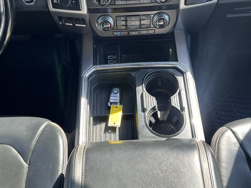 2019 Ford F-250 Platinum   - Photo 17 - Lewisville, TX 75057