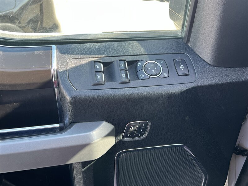 2019 Ford F-250 Platinum   - Photo 28 - Lewisville, TX 75057