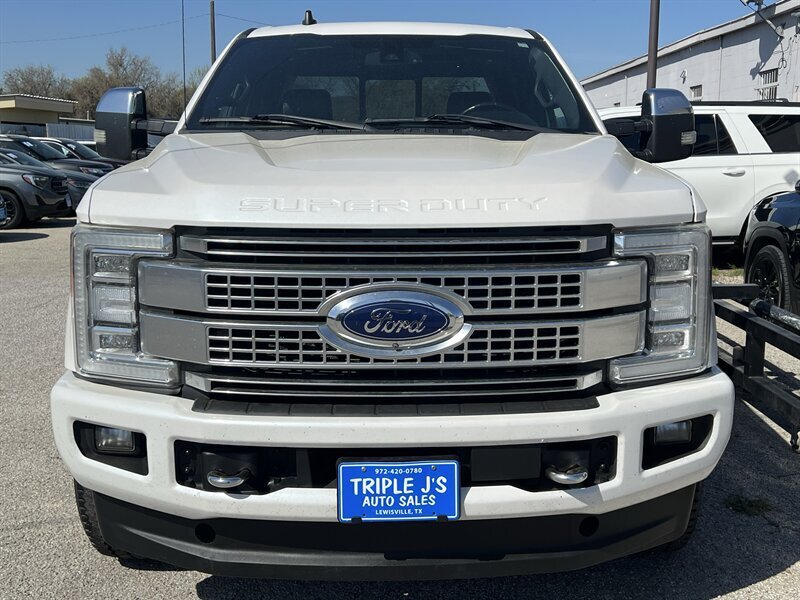 2019 Ford F-250 Platinum   - Photo 9 - Lewisville, TX 75057